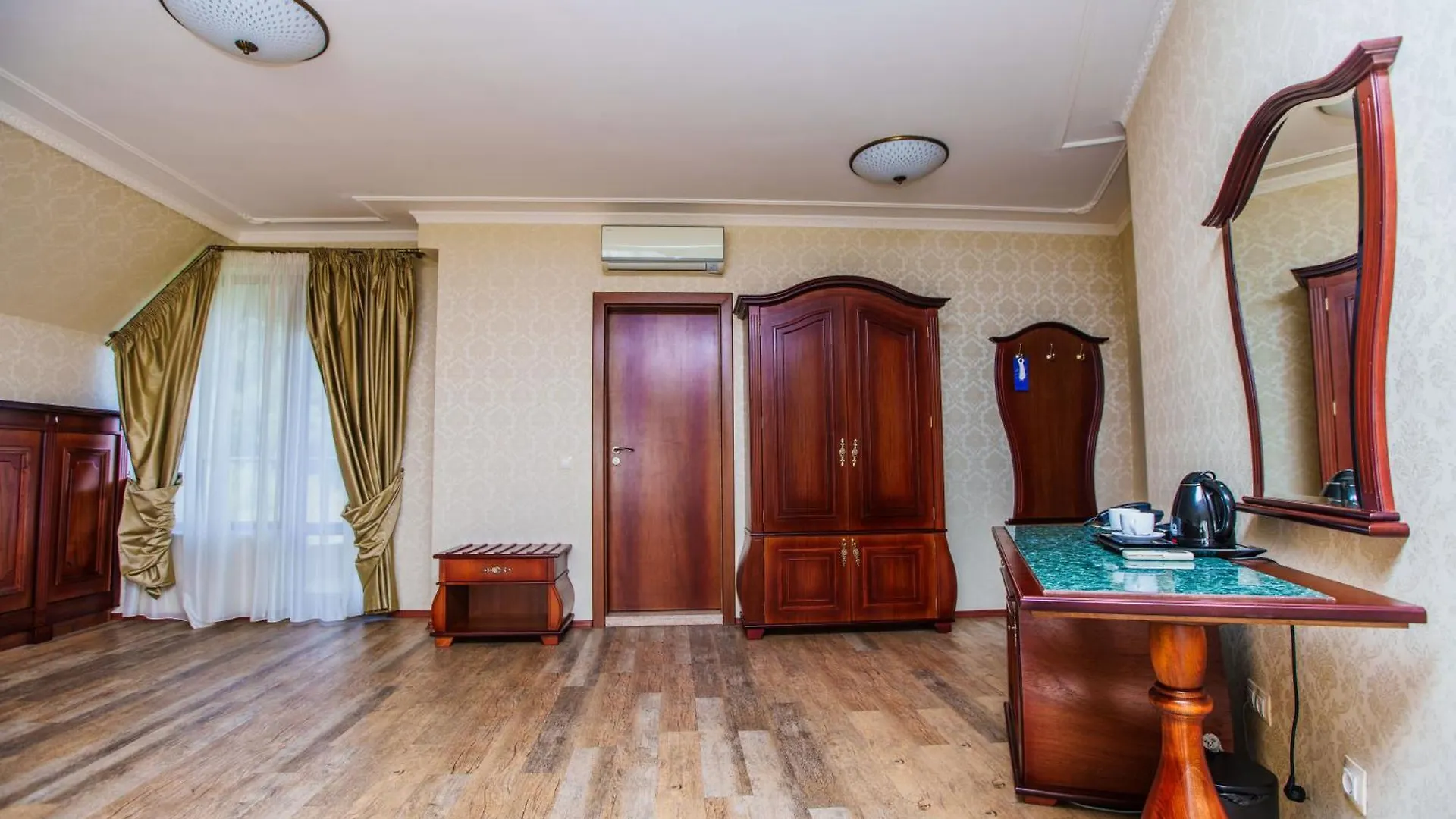 Aqua View Spa Boutique Hotel Golden Sands 4*,